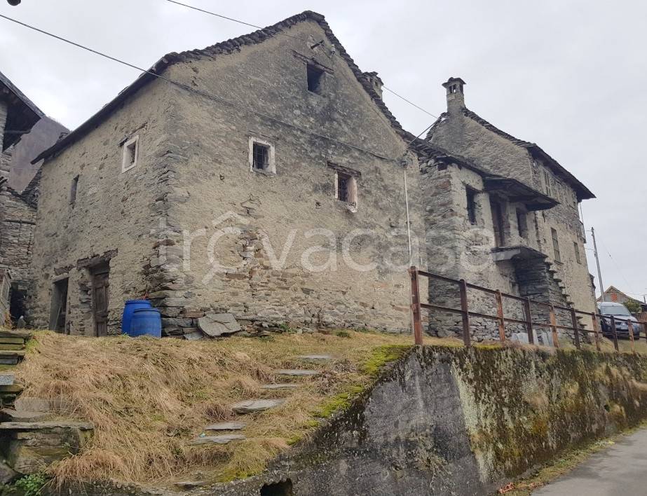 Casa Indipendente in vendita a Trontano via Antonio Viscardi