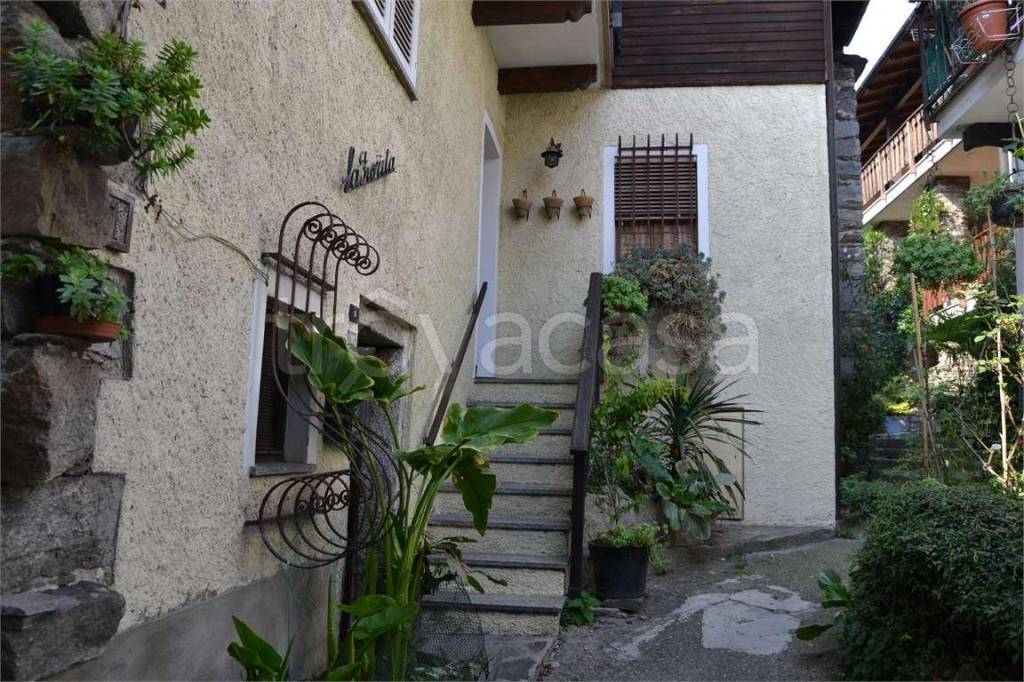 Casa Indipendente in vendita a San Bernardino Verbano via marconi