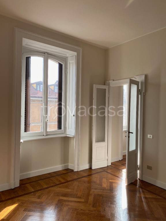 Appartamento in affitto a Milano corso Buenos Aires, 53