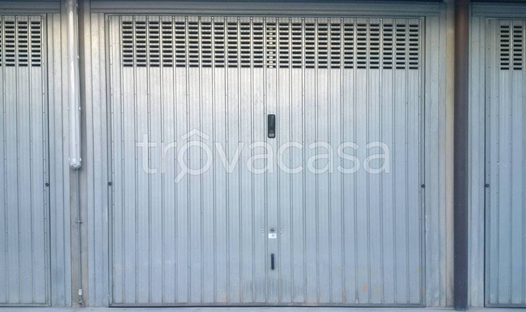 Garage in vendita a Desio via Claudio Monteverdi, 5