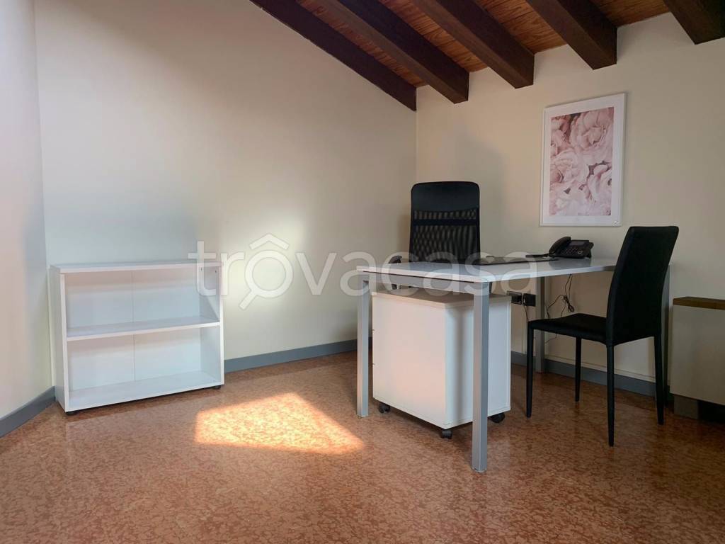 Ufficio in in affitto da privato a Verona corso Milano, 36