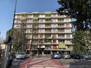 Garage in affitto a sesto san giovanni via giuseppe garibaldi, 47