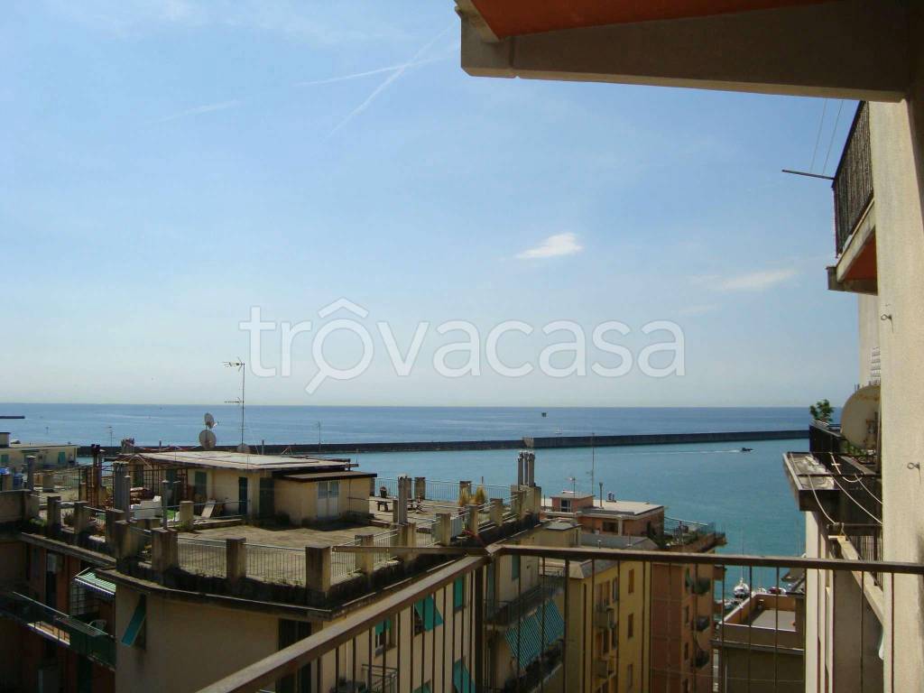 Appartamento in vendita a Genova via Loano
