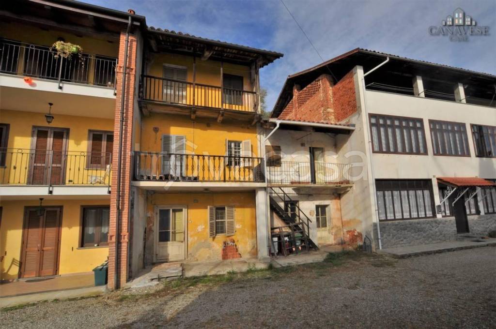 Casa Indipendente in vendita a Castellamonte frazione preparetto, sn