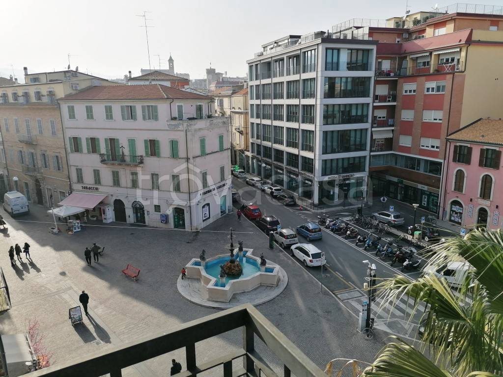 Appartamento in vendita a San Benedetto del Tronto viale Secondo Moretti
