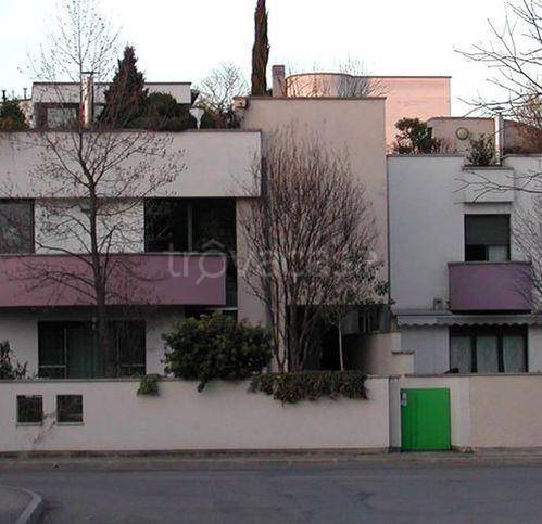 Appartamento in vendita a Reggio nell'Emilia zona Piscina Reggio Emilia