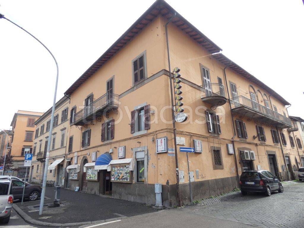 Appartamento in affitto a Viterbo piazza della Rocca, 2