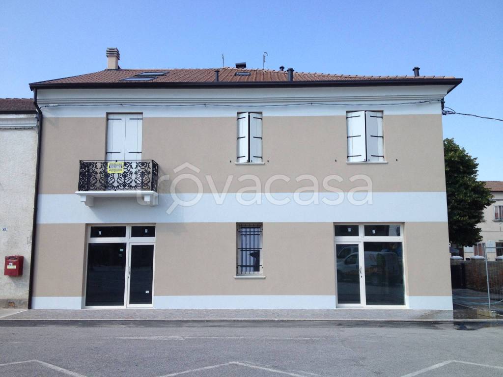 Appartamento in vendita a Riva del Po piazza Umberto I