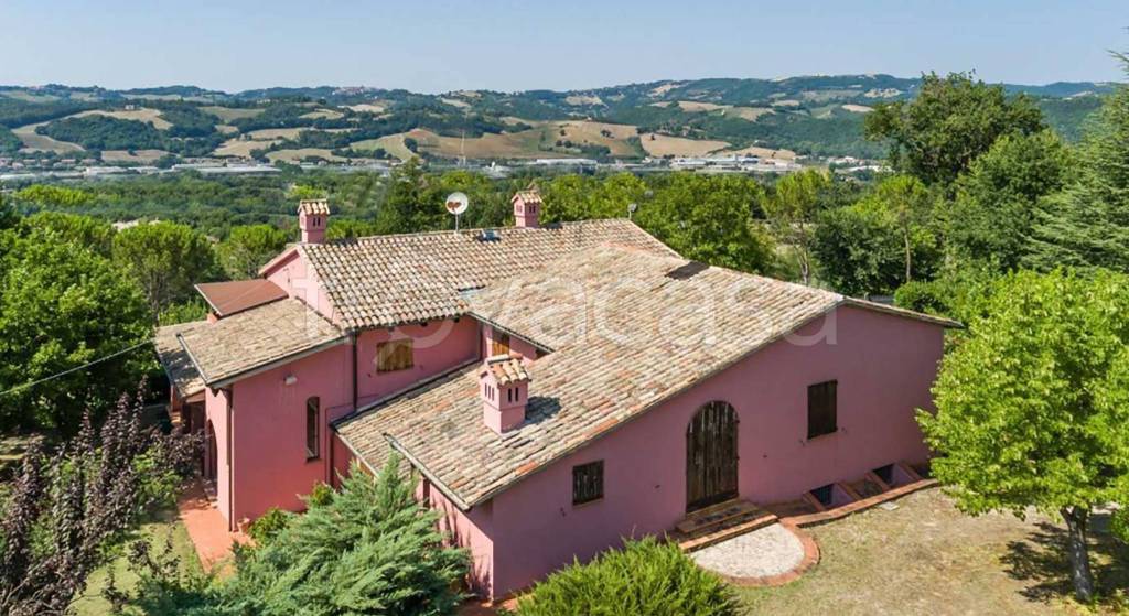 Villa in vendita a Urbino via Strada Rossa