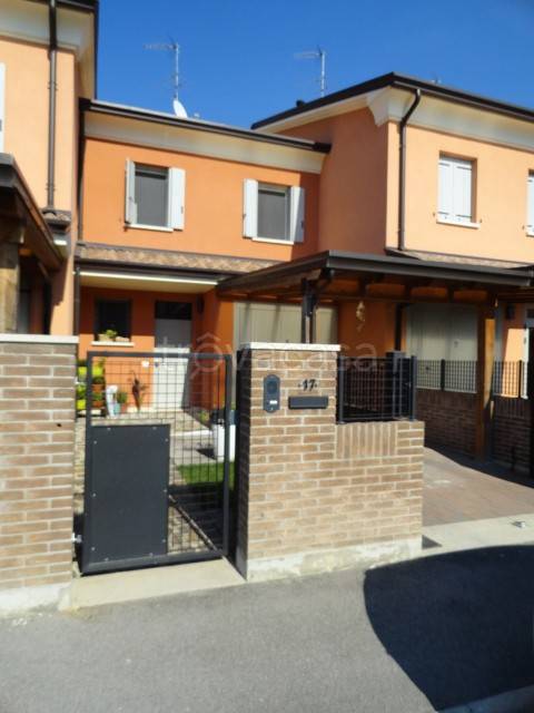 Villa a Schiera in vendita a Vigarano Mainarda via del Grano, 17