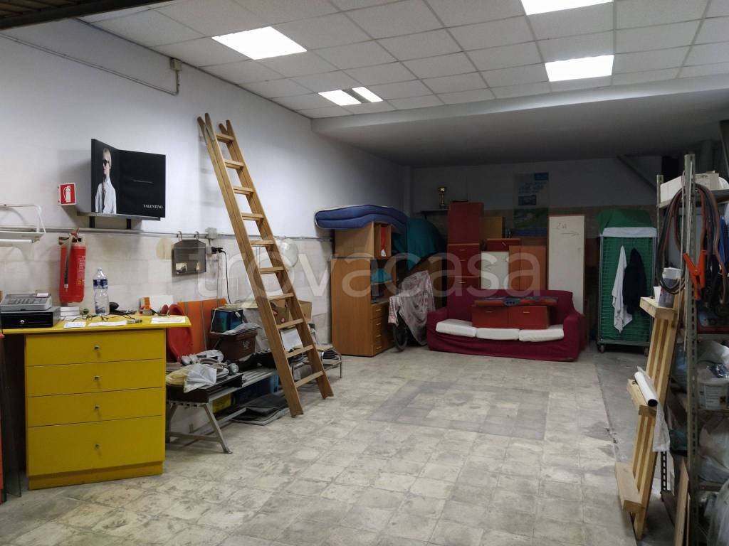 Garage in vendita a Catania via Benedetto d'Agata, 7