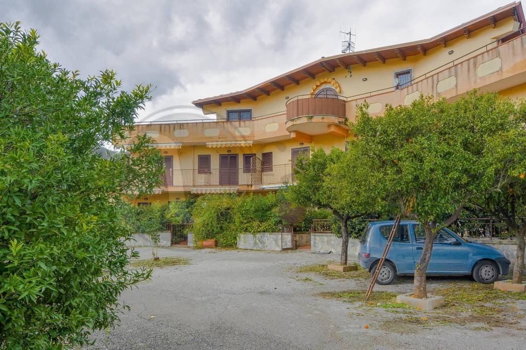Appartamento in vendita a Laureana Cilento via Villa Simeoni, snc