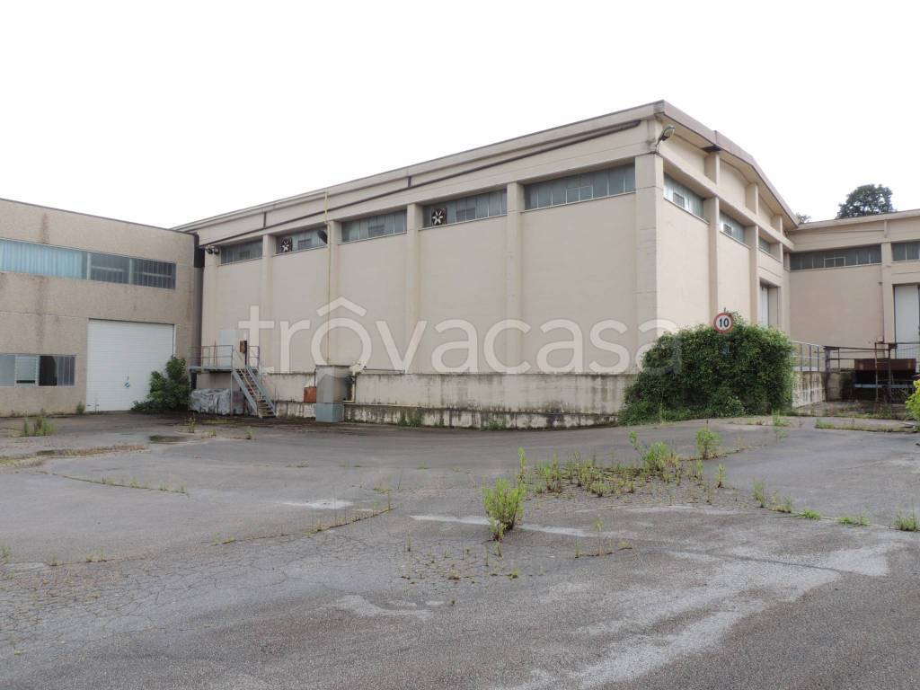 Capannone Industriale in vendita a Servigliano via Augusto Curi
