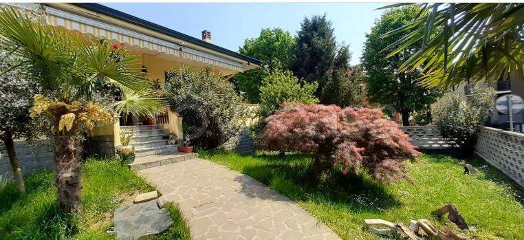 Villa in in vendita da privato a Sordio via e. Asfinio