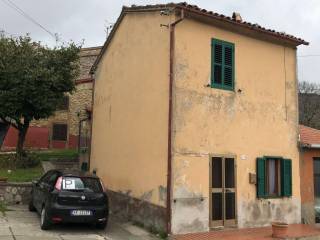 Casa indipendente in vendita a castell'azzara via aldobrandeschi