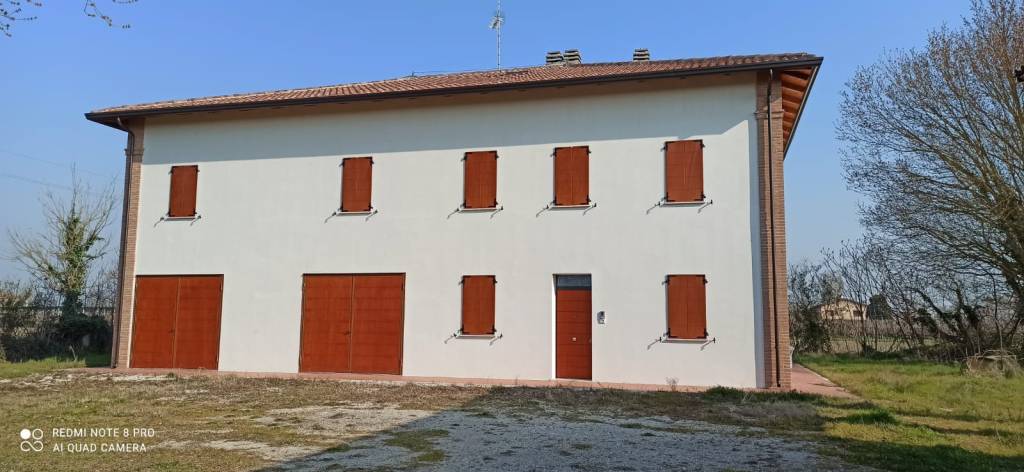 Villa in vendita a Cento via Buttieri, 6