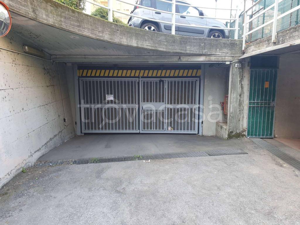 Garage in vendita a Genova passo Ruscarolo