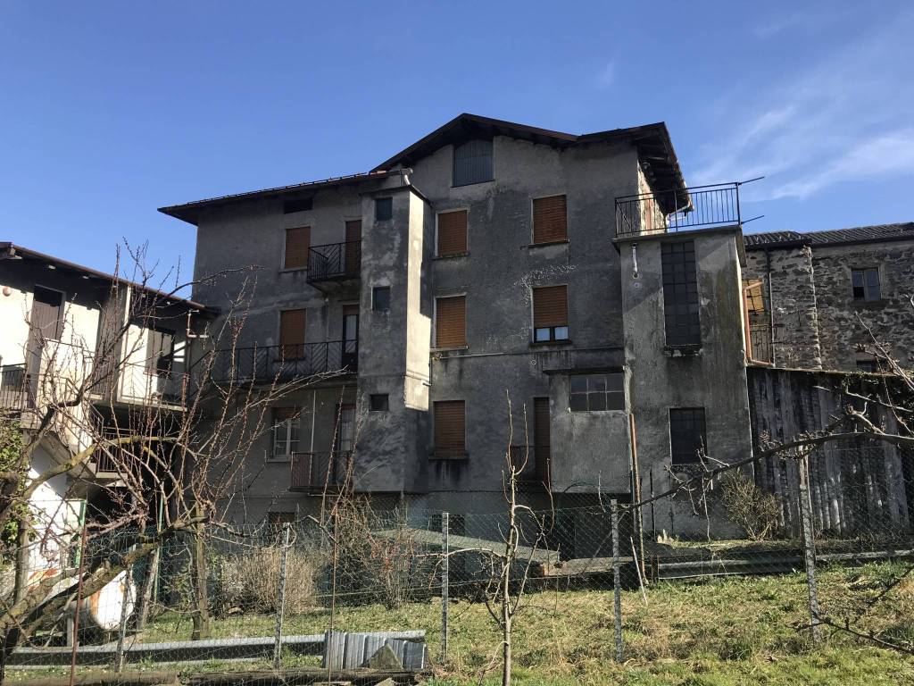 Casa Indipendente in vendita a Cosio Valtellino via Maggiore