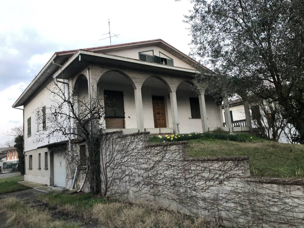 Villa in vendita a Bagnacavallo via Umbria, 25