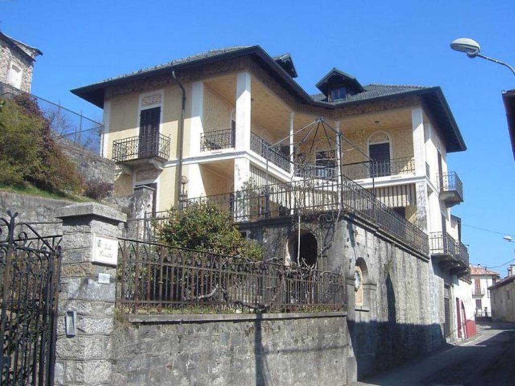 Villa in vendita a Quarna Sopra via cav clemente, 2