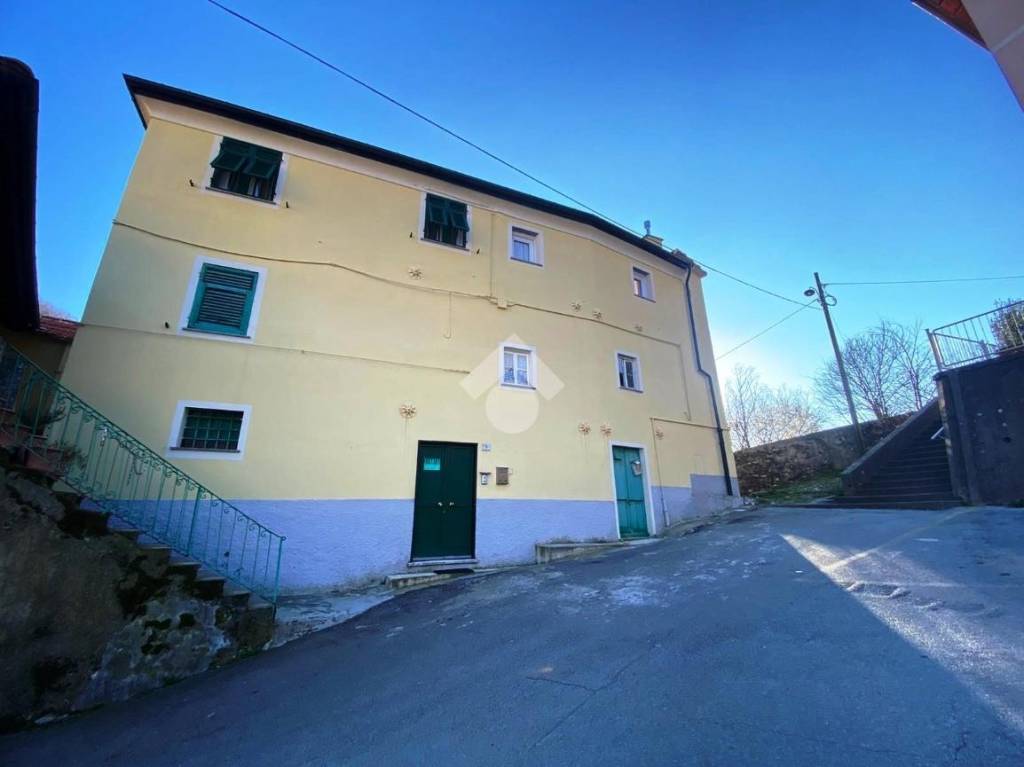 Villa Bifamiliare in vendita a Serra Riccò via Grasso Giovanni, 9