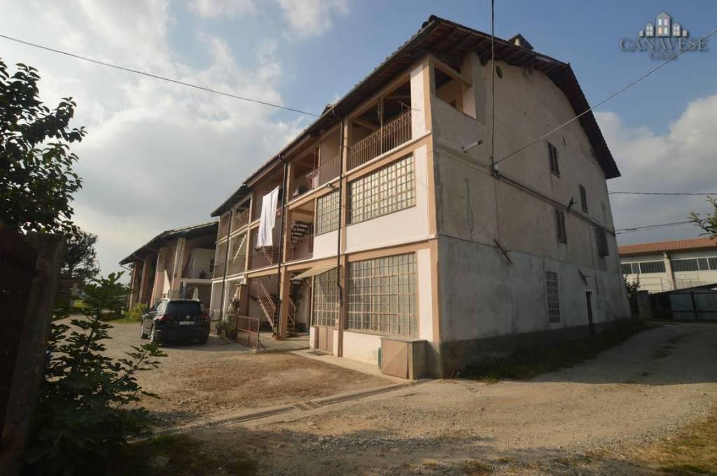 Casa Indipendente in vendita a Castellamonte frazione sant'antonio, 70
