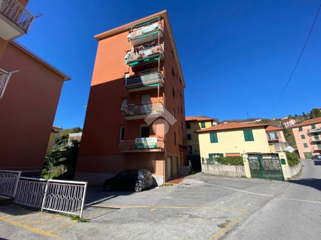Appartamento in vendita a Serra Riccò via Eugenio Divano, 3