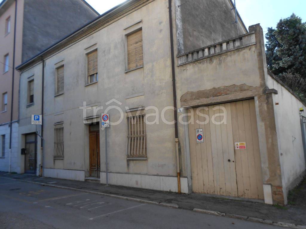 Casa Indipendente in in vendita da privato a Lugo via Giuseppe Compagnoni, 14