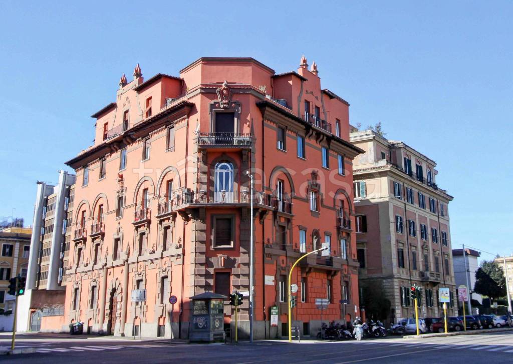 Ufficio in vendita a Roma via Giovanni Battista Morgagni