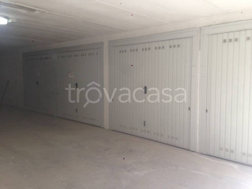 Garage in affitto a Breganze via Vegra, 7