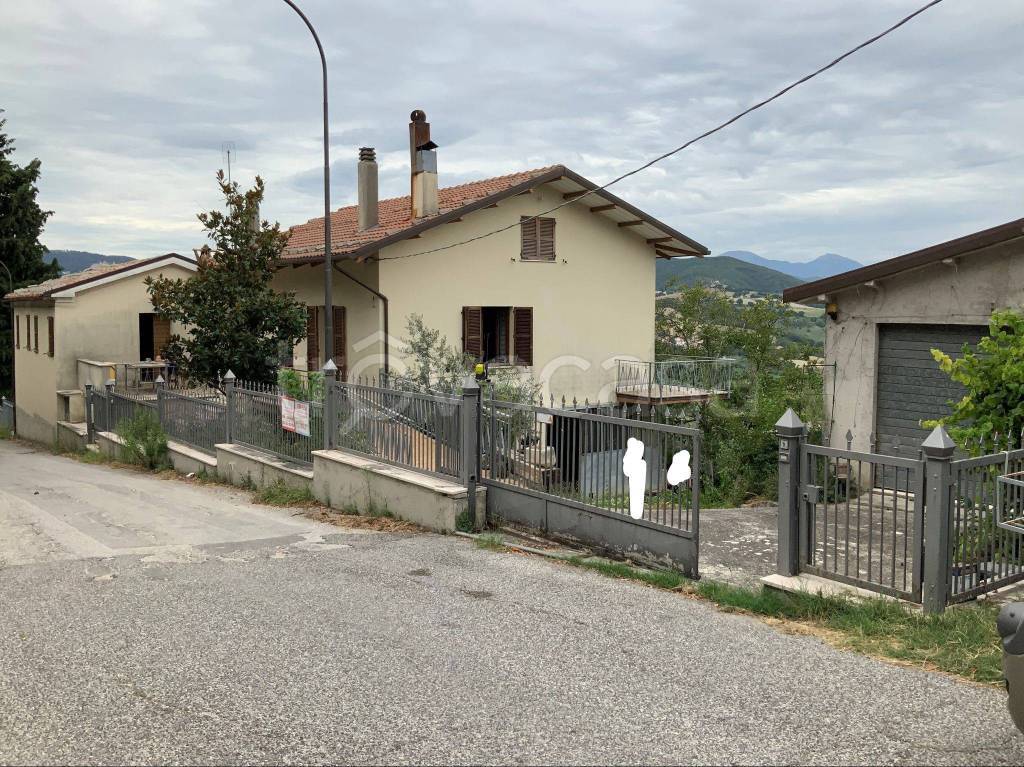 Villa Bifamiliare in in vendita da privato ad Arcevia località Piticchio, 321