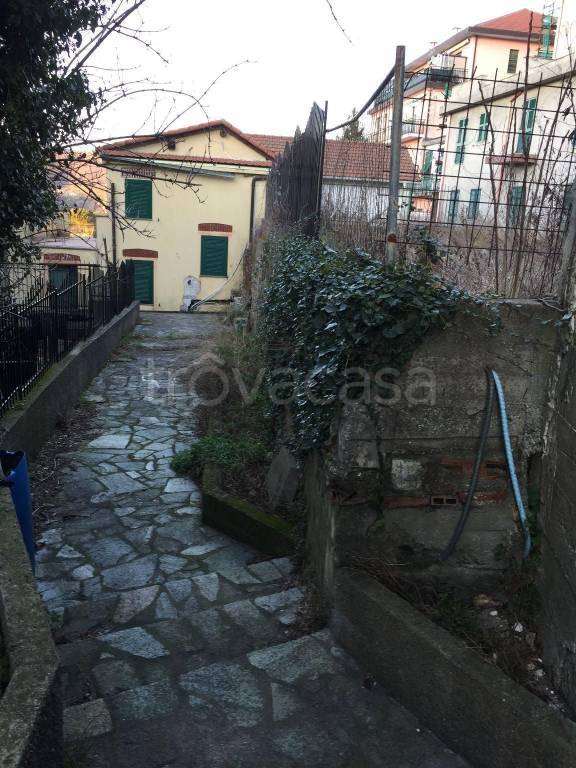 Villa in in vendita da privato a Sant'Olcese via Leonardo da Vinci, 15