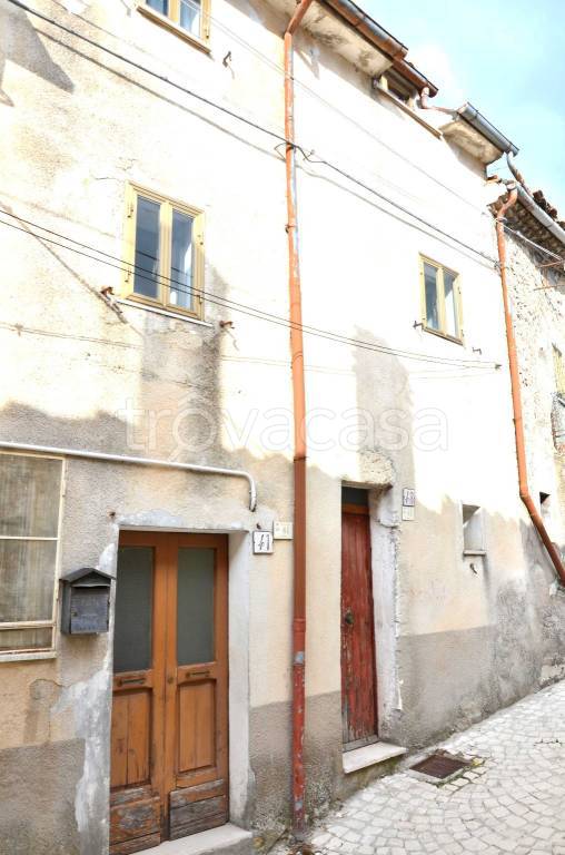 Casa Indipendente in vendita a Ovindoli via Morrone