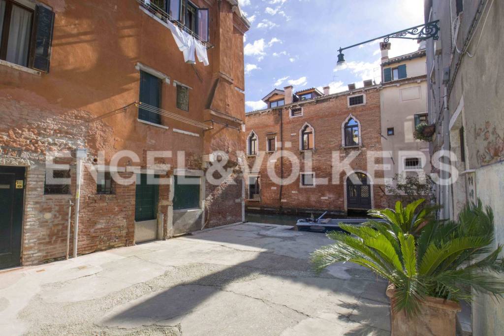 Appartamento in vendita a Venezia calle Longa Santa Caterina