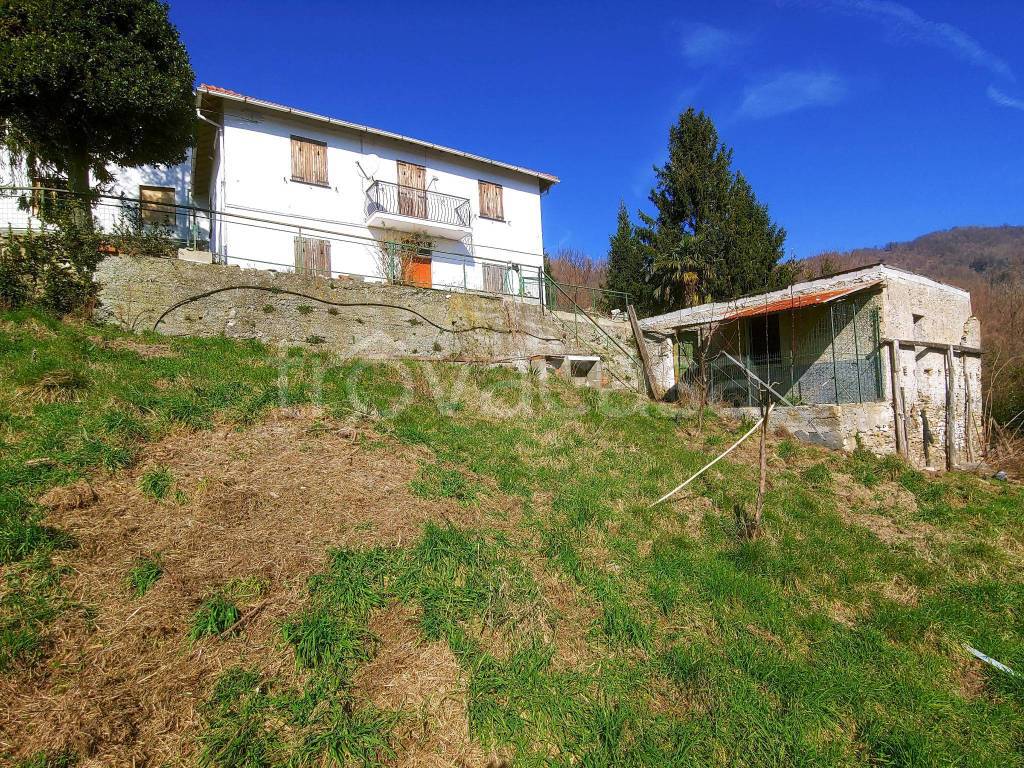 Villa in vendita a Serra Riccò