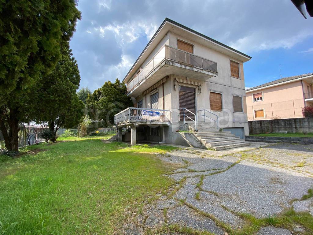Casa Indipendente in vendita a San Zenone al Lambro via Dante Alighieri, 1