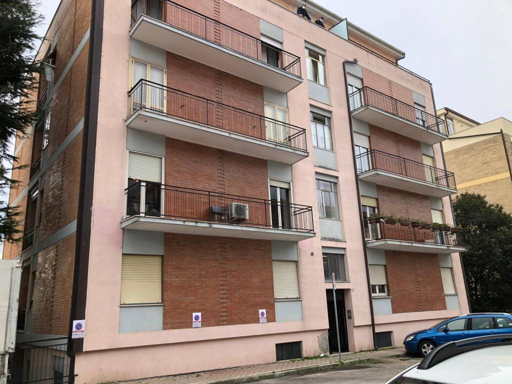 Appartamento in vendita a Fermo viale Medaglie d'Oro, 25