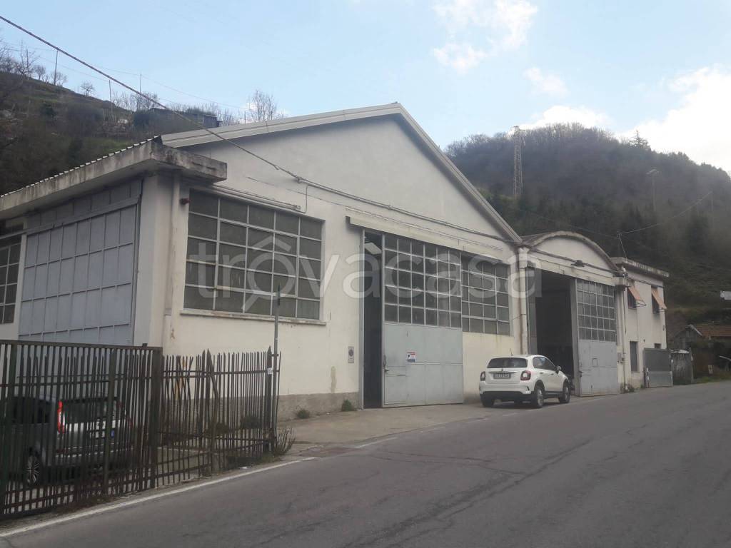 Capannone Industriale in vendita a Sant'Olcese via Don Giovanni Minzoni