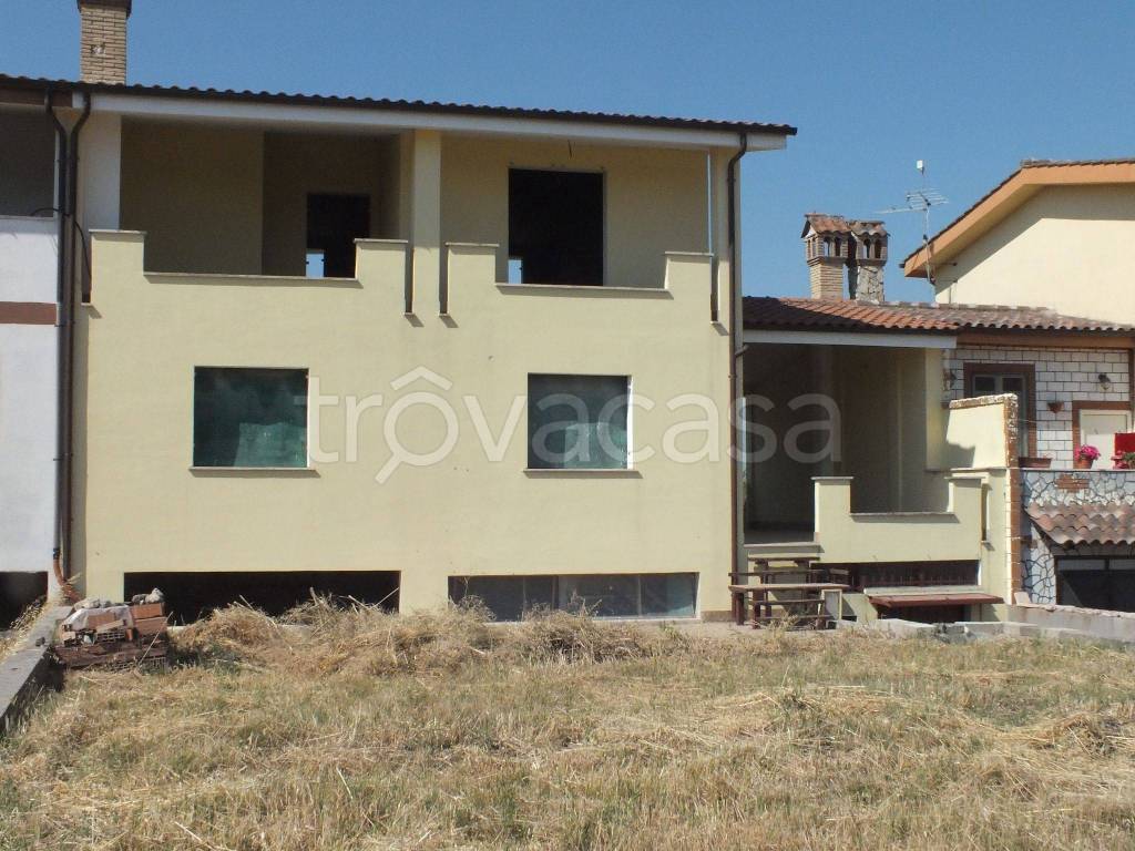Villa a Schiera in in vendita da privato ad Aprilia via Gizio