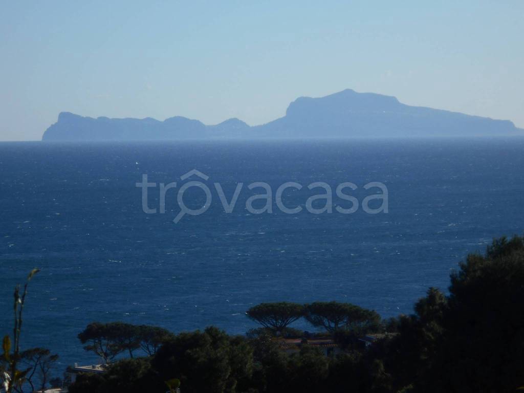 Appartamento in vendita a Capri via Fuorlovado