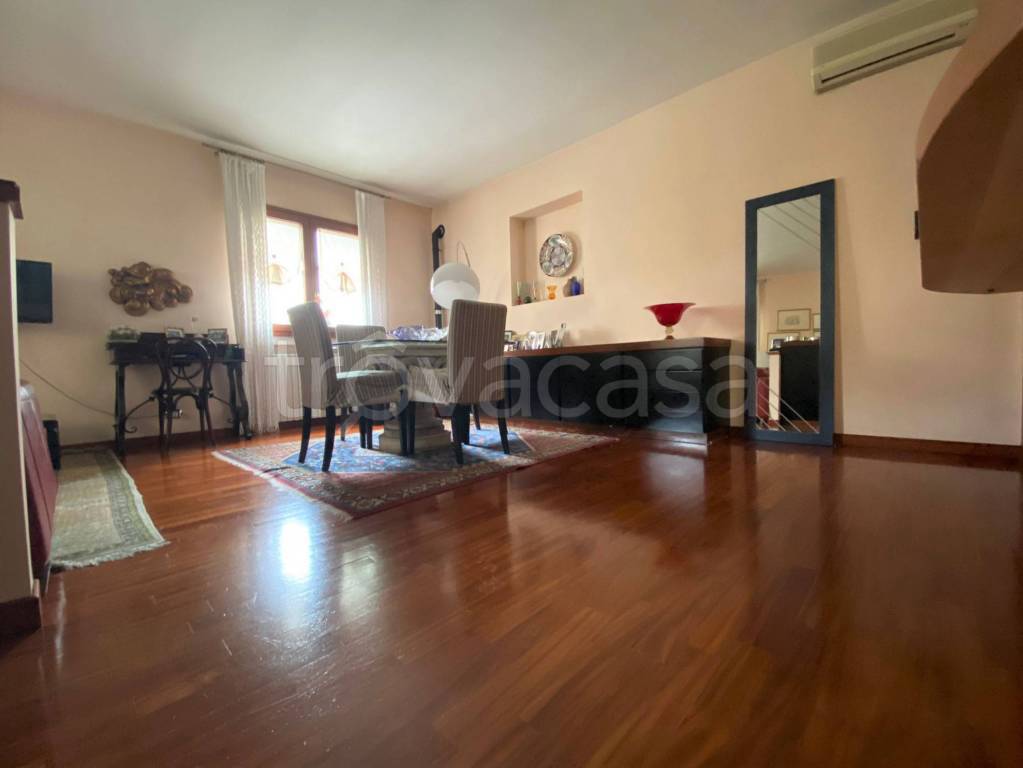 Appartamento in vendita a Cassano delle Murge via Nicola Fatiguso