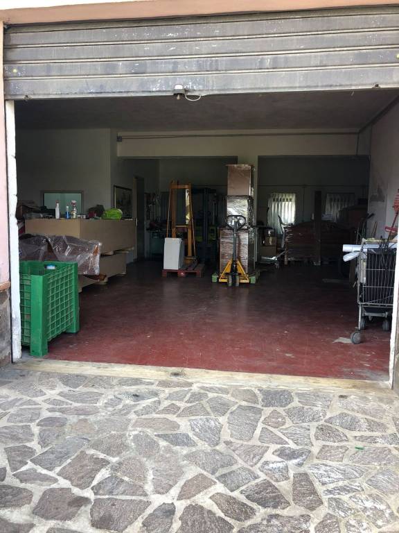 Magazzino in in vendita da privato a Nettuno via Nettuno Velletri, 238