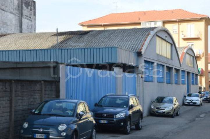 Capannone Industriale in vendita a Vercelli via Montanara, 14