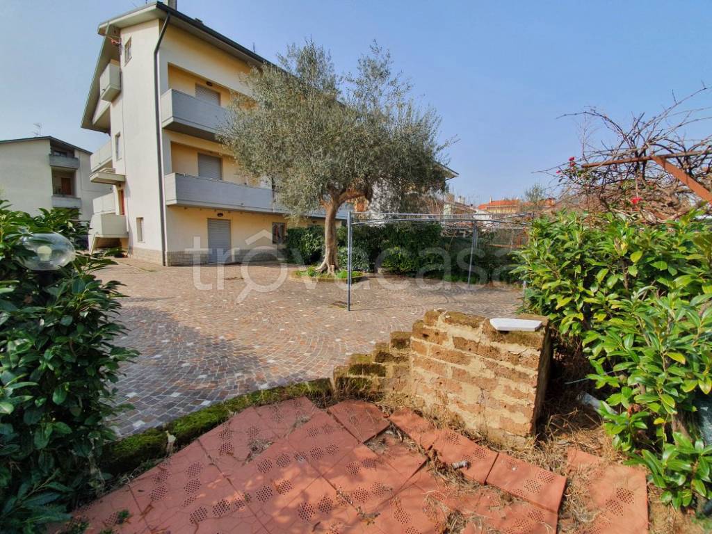 Villa Bifamiliare in vendita a Vallefoglia via Cupa
