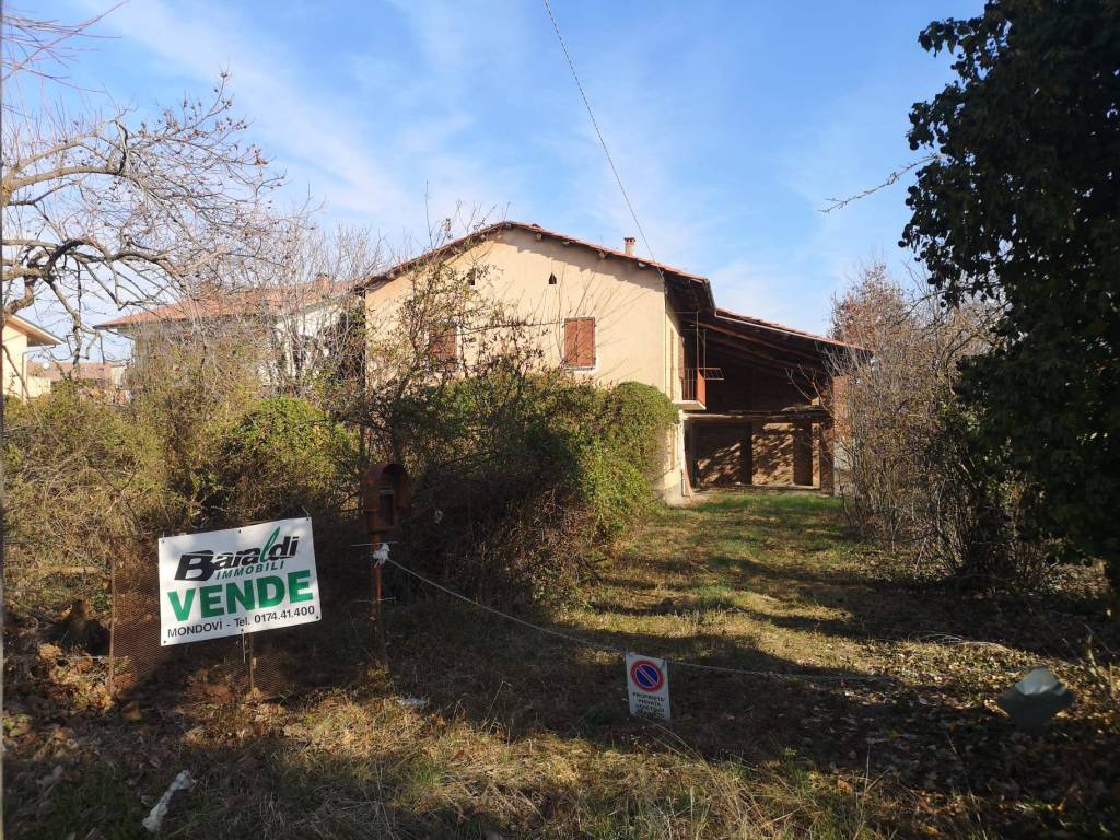 casa indipendente in vendita a Mondovì