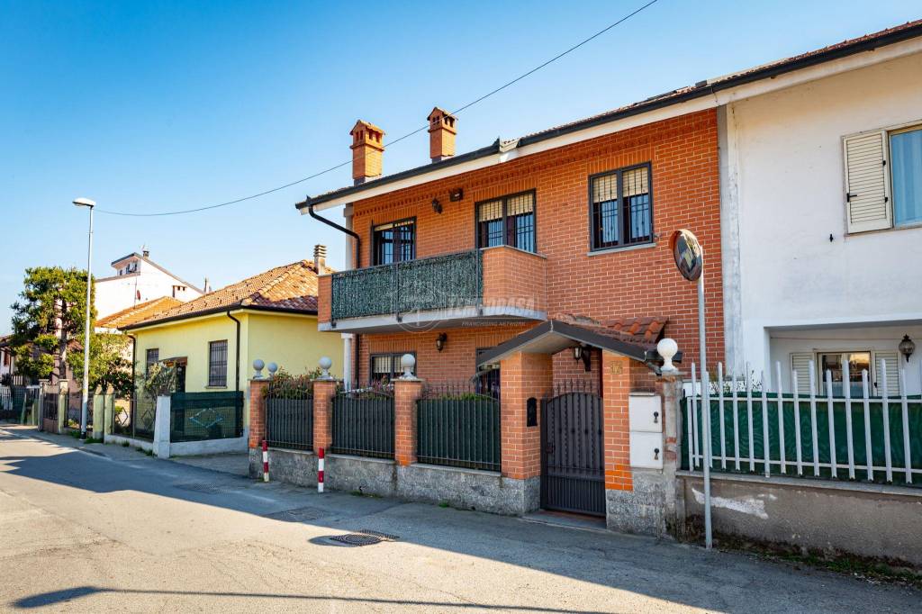 Villa Bifamiliare in vendita a Moncalieri strada Mongina 17