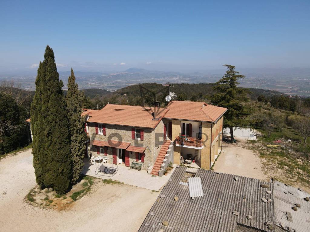 Casale in vendita a Bettona via San Bernardino