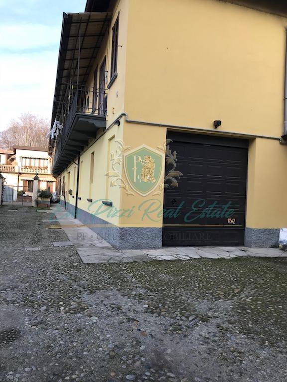Magazzino in vendita a Lodi via Borgo Adda