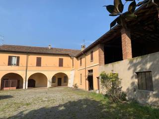 Cascina in vendita a bedizzole via alcide de gasperi