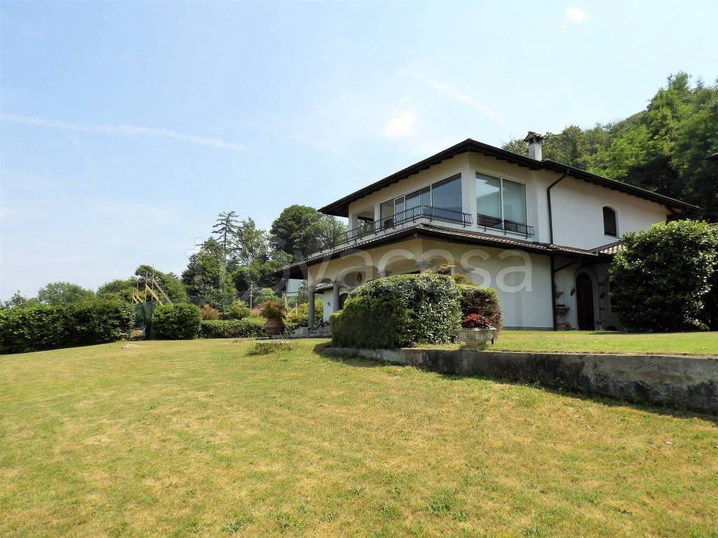 Villa in vendita a Stresa via per Binda
